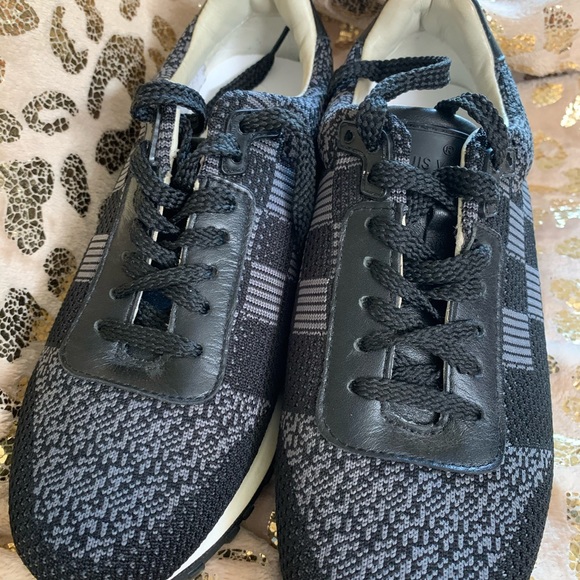 Louis Vuitton Sneakers - Picture 7 of 8